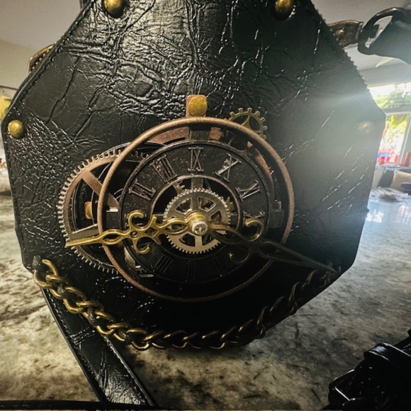 BRAND NEW Unique Crossbody Women's Shoulder Bag Leather Message Clock Black! - Picture 6 of 11